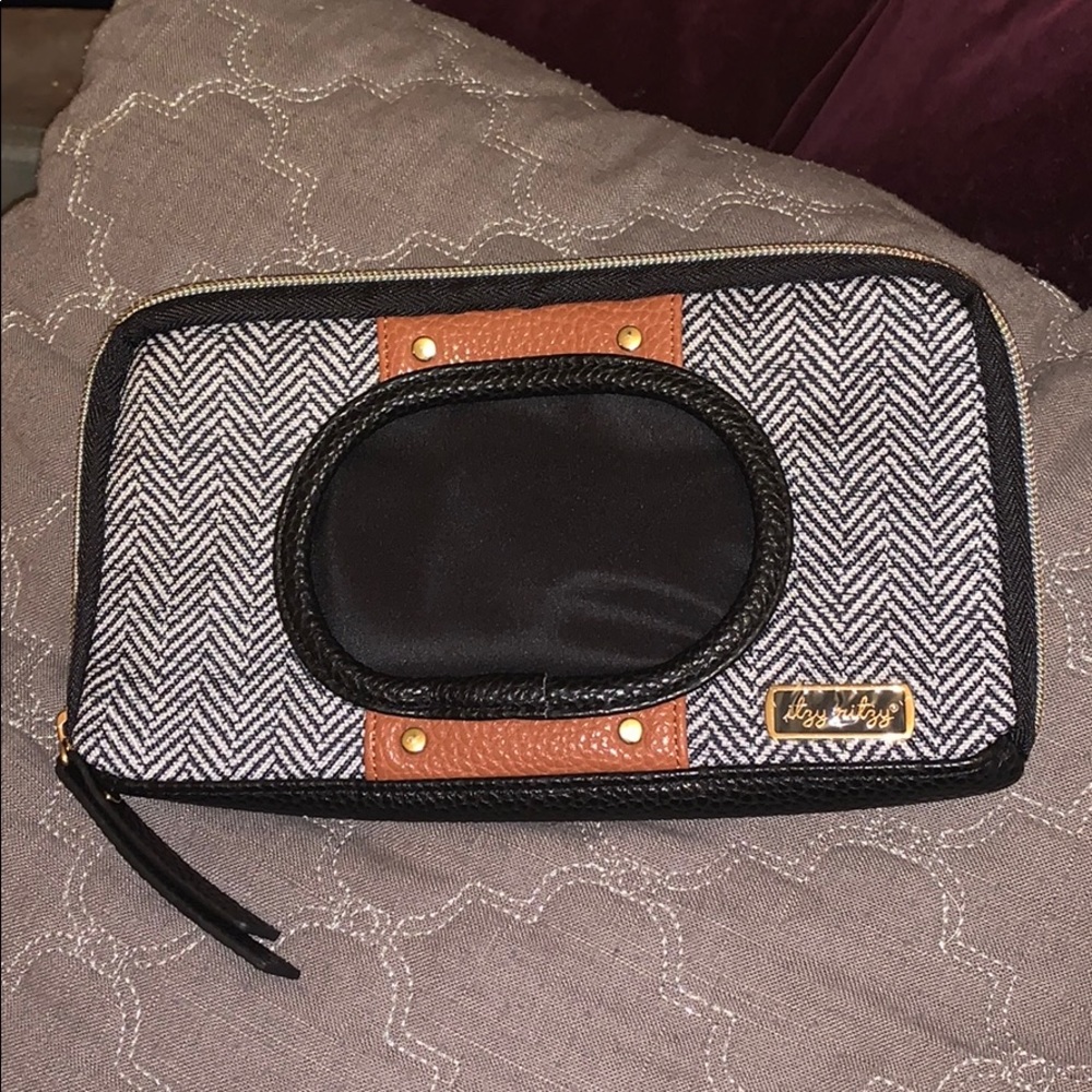 Itzy Ritzy Diaper Wipe Case